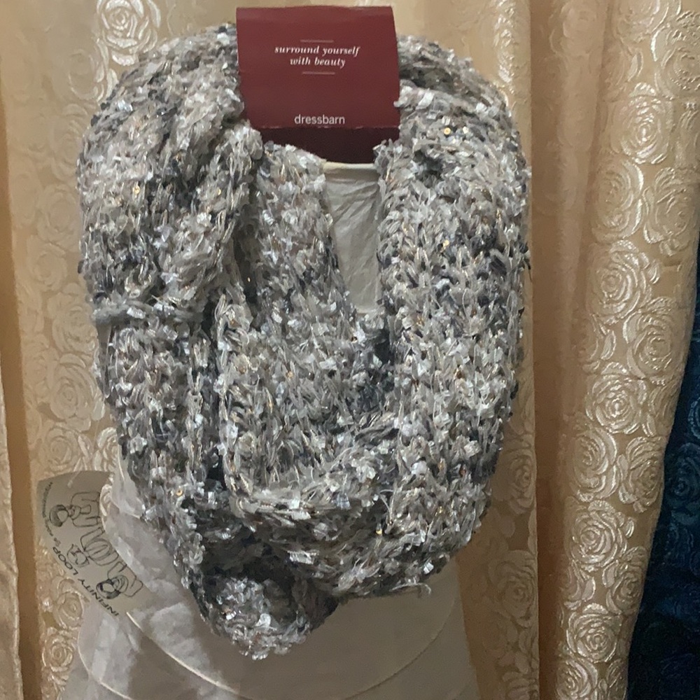 Loop scarf - Picture 2 of 3